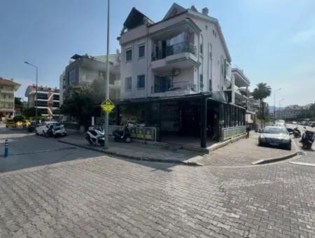 Im Zentrum Von Marmaris, 128 M2 Erdgeschoss Und 30 M2 Erdgeschoss, 2 Ecken Der Eigentumsurkunde Mit Einer Unteren Etage, Notverkaufslager Für Jede Arbeit Geeignet