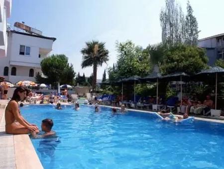 Marmaris Merkezinde Denize Yakın Satılık 70 Oda Otel